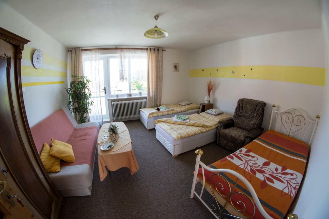 Penzion Kamenny Dvur Vimperk Extérieur photo
