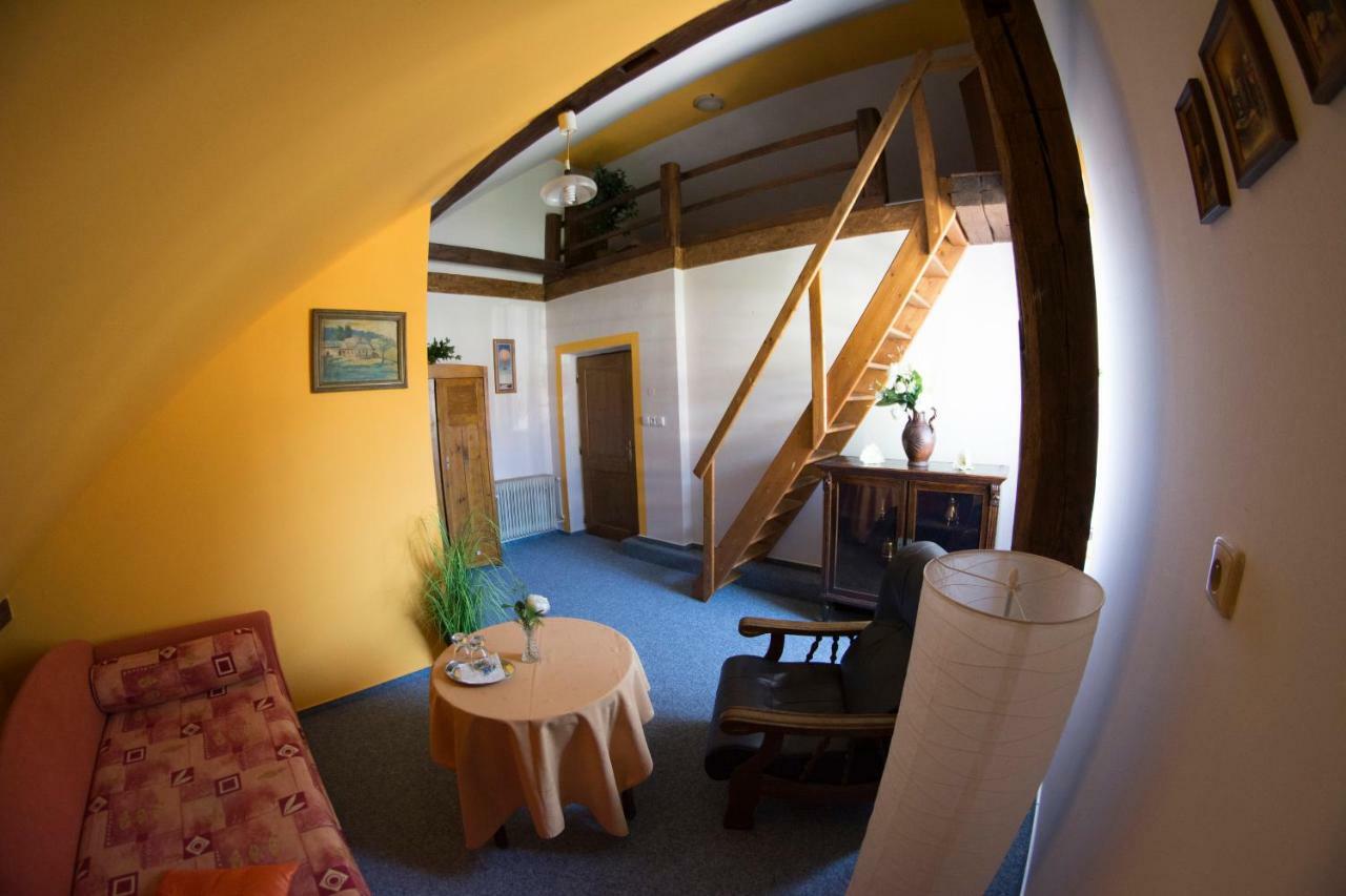 Penzion Kamenny Dvur Vimperk Extérieur photo